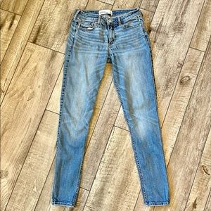 Abercrombie & Fitch skinny jeans (women’s)